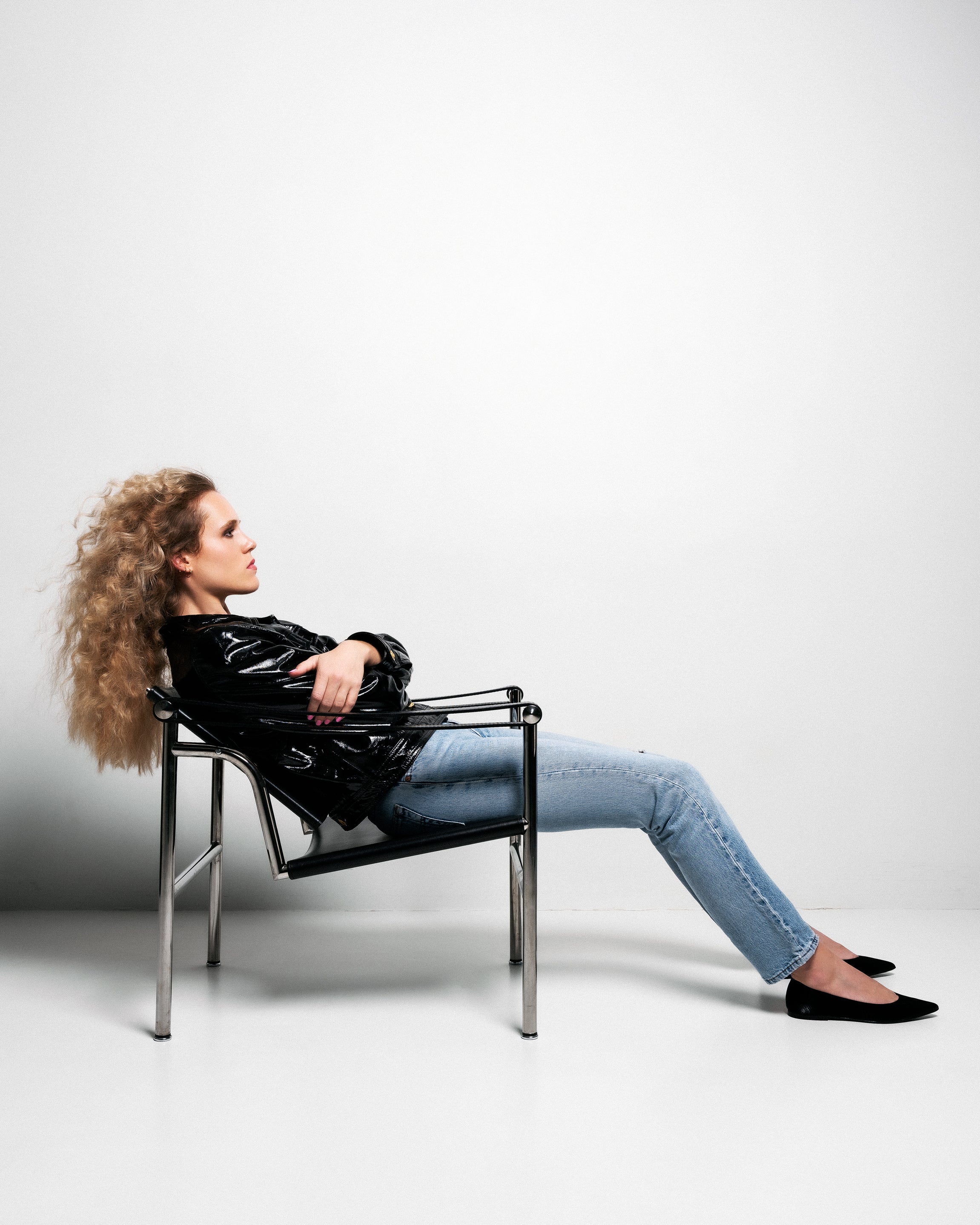 10:30 Running between offices - schwarz