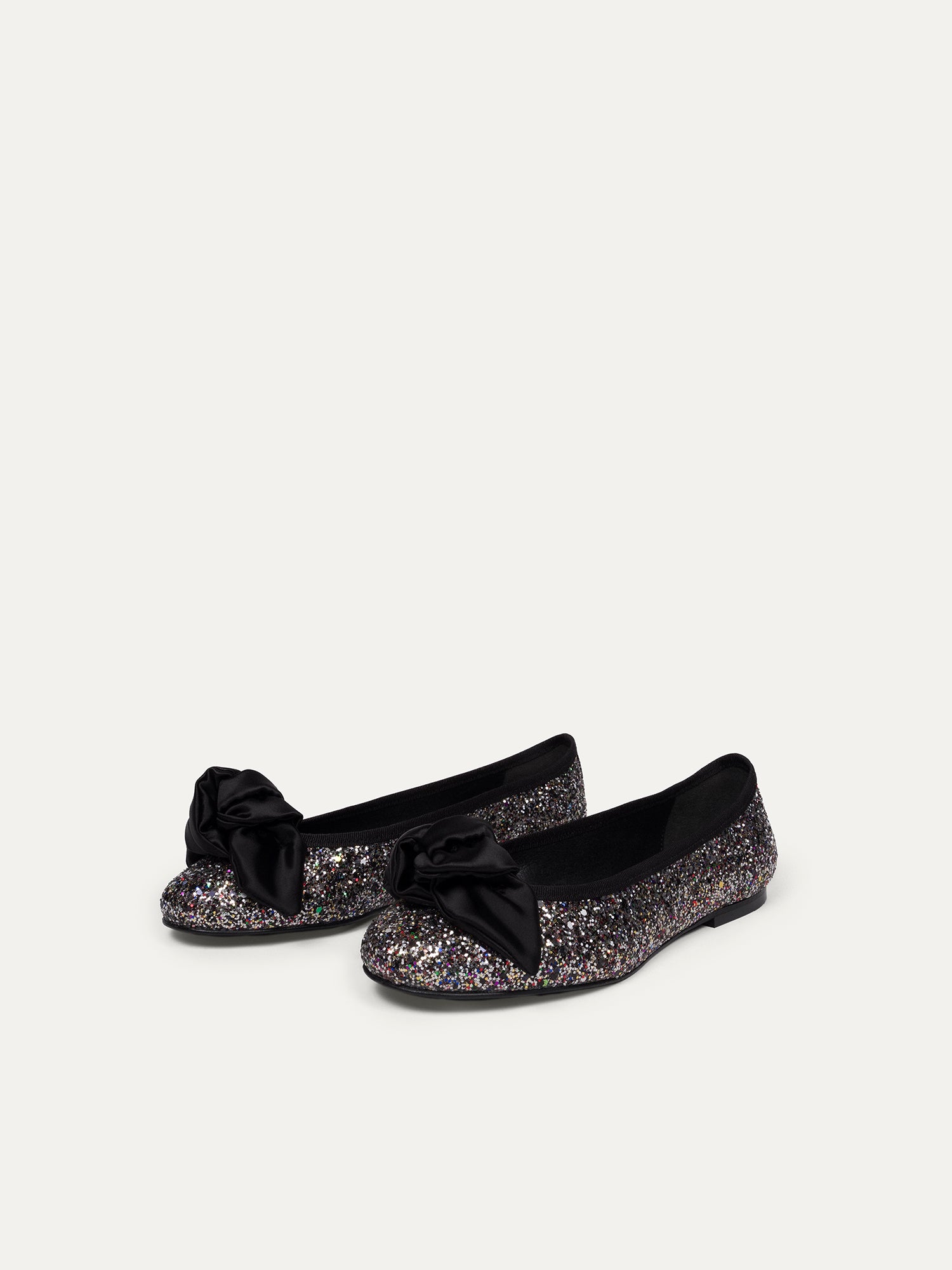 9:30AM HEARING IN COURT - Paillettes Multicolores